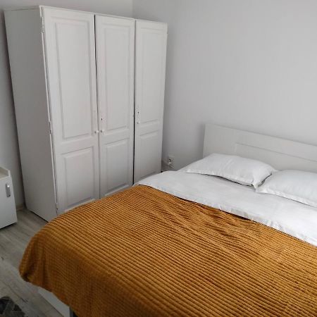 Bulevard Apartament Apartment อัลบายูเลีย ภายนอก รูปภาพ