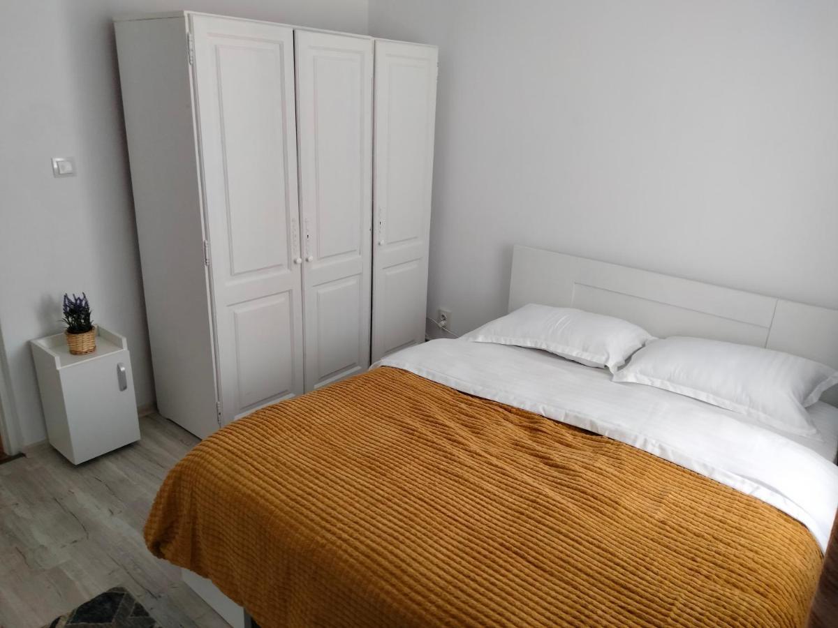 Bulevard Apartament Apartment อัลบายูเลีย ภายนอก รูปภาพ